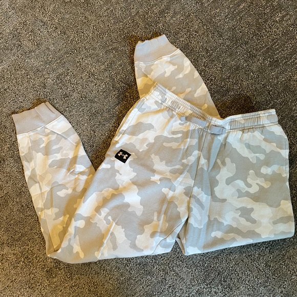 Under Armour Other - Under Armour - Club Camo Joggers - White/Gray - Size Youth L